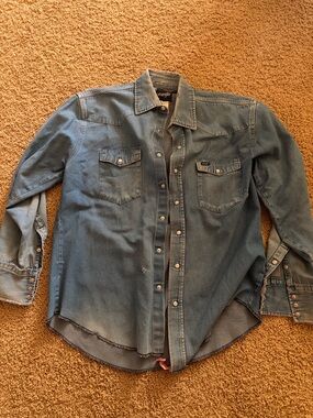 Wrangler Pearl Snap Light Blue Denim Shirt with Black Logo Tag